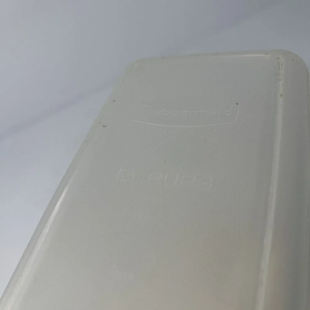 Rubbermaid see pics